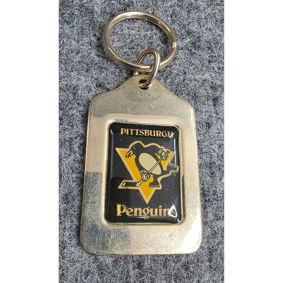 Pittsburgh Penguins Metal Keychain With Logo & Ring - Picture 3 of 4